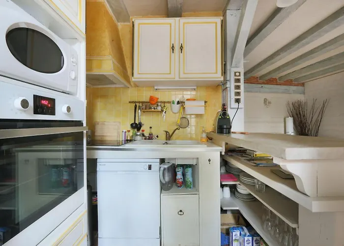Elegant And Spacious T2 #Tours #Halles #Courprivee